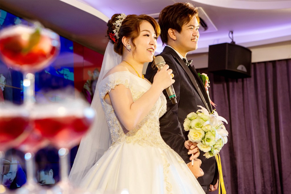 走過這赤紅色地毯以後，我們就是一家人了-台北婚禮攝影師,婚禮攝影師阿崑,婚禮攝影作品