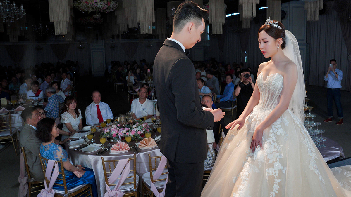 婚禮是一個充滿愛與歡樂的場合，也是屬於新郎新娘的大日子，但也別忘了花點時間與心思來照顧每個來參加婚禮的人，讓大家都能永遠記得這個深刻難忘的重要紀念日。為了辦一場賓主盡歡的完美婚禮，讓你重視的人留下美好的回憶，快來看看新北婚紗好朋友OKOH為你整理的婚禮不能犯之地雷篇章吧！