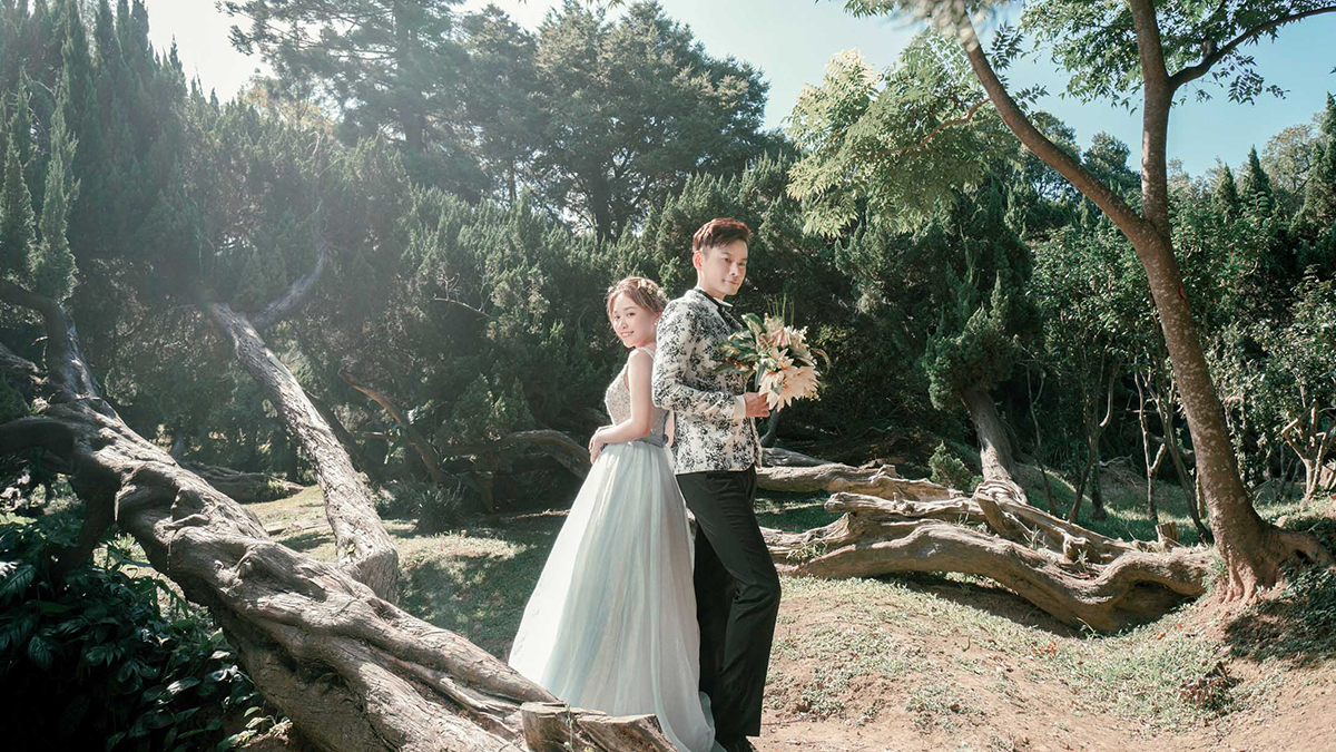 結婚紀錄有趣的是，除了當下婚禮篇章舉辦完後，攜手度過的每一年都是另外一種紀念性，也有很多對夫妻在每年不同的週年中，挑選有意義的週年來拍婚禮紀錄來紀念，今天本篇新北婚紗OKOH好朋友都帶著準新人們一起了解這個部分吧!今年什麼婚？因為結婚週年紀念日的名稱，象徵了婚姻裡牽手的每一步