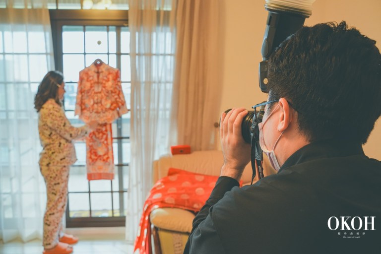 各位準新人看過來!聯合婚禮也是很需要專業攝影師的!就讓我們來介紹OKOH當家攝影師啊崑師吧