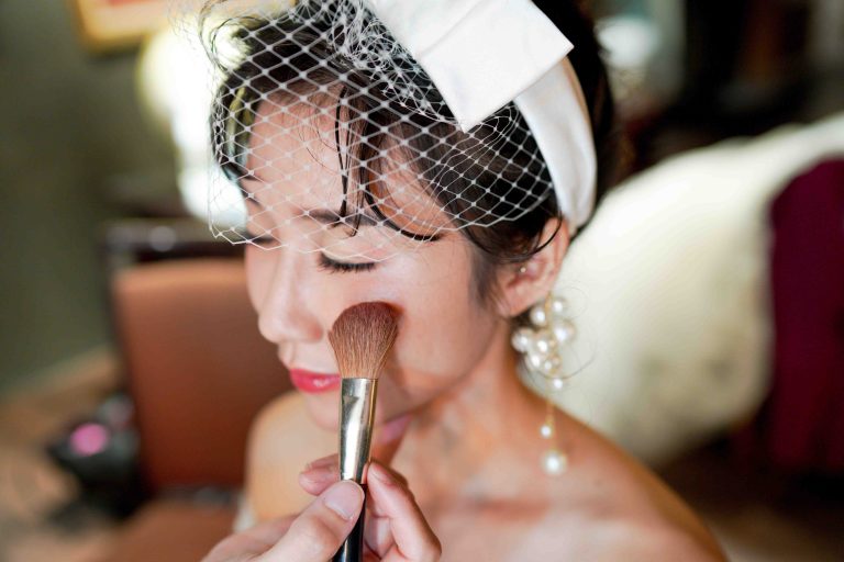 新娘秘書怎麼挑?台北婚紗OKOH好朋友告訴你!聯合婚禮其實也很需要新娘秘書來造型一番!