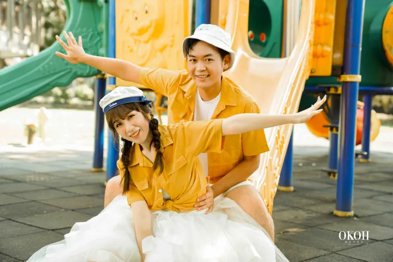 小白裙不只有一種樣子，而結婚登記拍攝地點也不只有戶政門口，這裡就直接由經驗超豐富新北婚紗OKOH阿崑婚禮攝影師來推薦「生活感婚紗 × 登記日拍照點」搭配提案，讓新人們當天既好看，也好拍♡