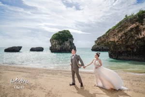 玩出你的婚紗旅拍路線｜海外婚紗搜密篇 如果婚紗是一場大富翁遊戲，每一個格子，都是不同的愛情風景。 這次 OKOH 帶你展開一場「海外婚紗冒險旅程」—— 從澳門出發、日本中途、韓國壓軸，走完這張浪漫地圖，收集屬於你們的幸福點數。