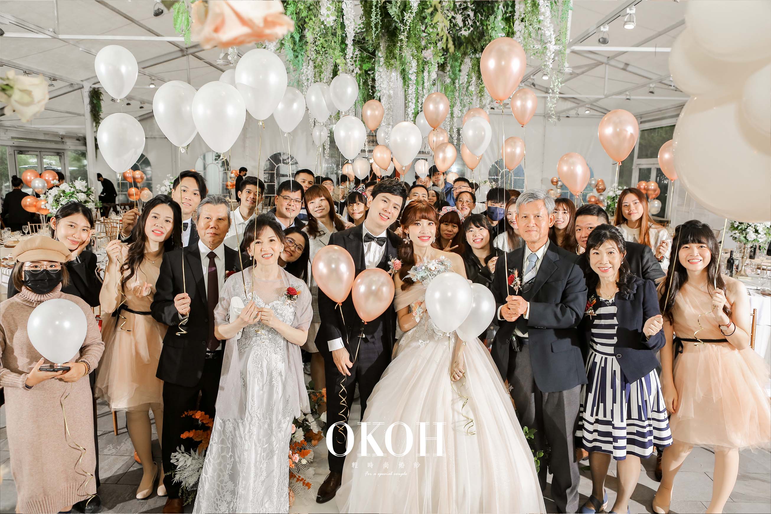 最近很夯的兩對明星新人婚禮，可以看出兩種不同風格 但一樣是走向幸福美滿的婚禮氛圍，就跟著OKOH好朋友一起從 名人婚禮忠看到幸福與愛吧~