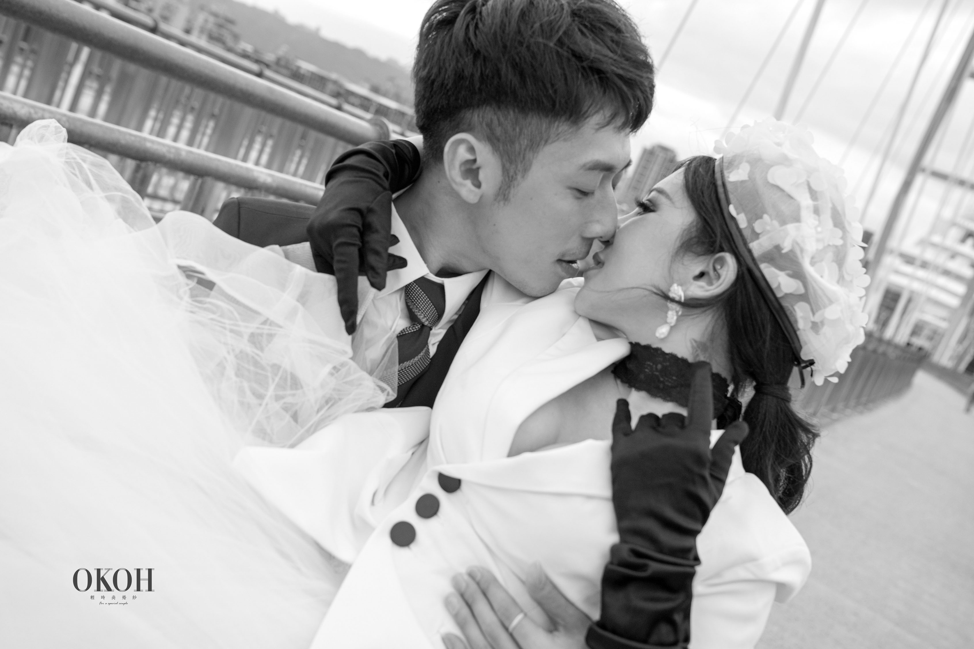 婚紗不只是拍照，是一起過一天，很多新人以為婚紗只是「去拍幾個景點」，但其實，一日動線才是讓畫面有故事的關鍵。 從早晨到夜晚， OKOH的照片會自然記錄你們的節奏與互動。