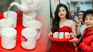 你不是唯一一個覺得婚禮很複雜的人 每對新人在準備婚禮時， 幾乎都會有一樣的疑問： 「這樣做對嗎？」 「是不是少準備了什麼？」 這篇OKOH整理了 新人最常問的10個問題， 讓你更安心地往前走。